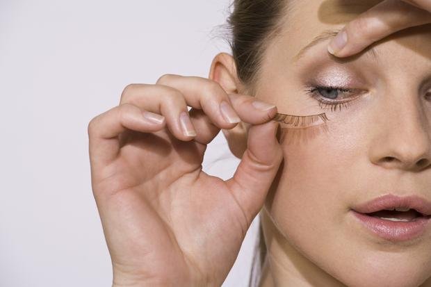 Fake Eyelashes – Meaning, Types, Best Fake Eyelashes and How to Apply